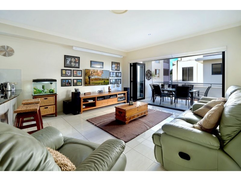 4/85 Bayview Street, Runaway Bay QLD 4216