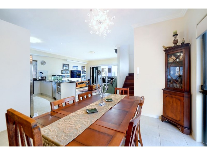 4/85 Bayview Street, Runaway Bay QLD 4216