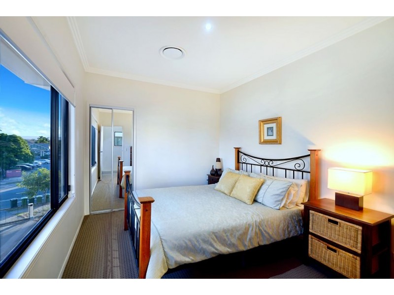 4/85 Bayview Street, Runaway Bay QLD 4216