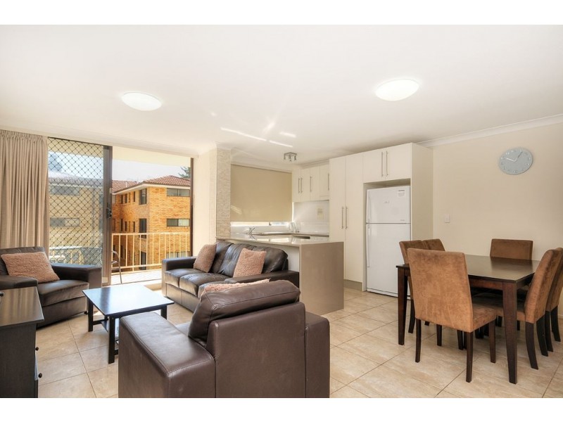 6/5 Queensland Ave, Broadbeach QLD 4218
