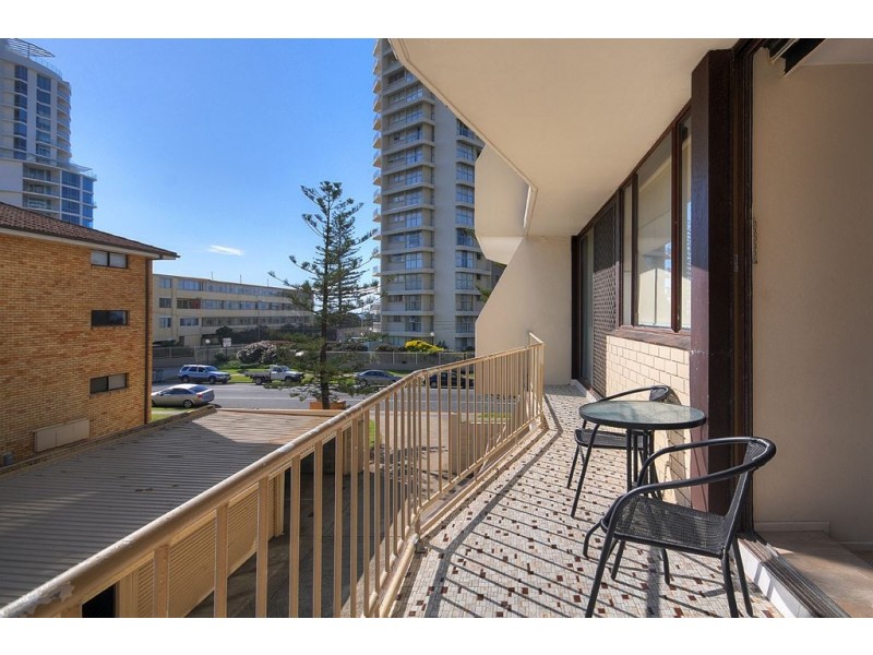 6/5 Queensland Ave, Broadbeach QLD 4218