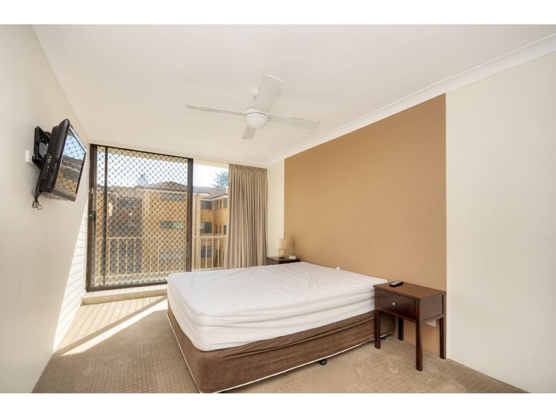 6/5 Queensland Ave, Broadbeach QLD 4218
