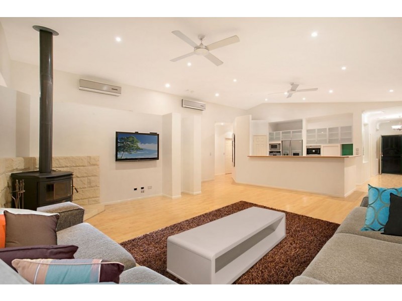 11 Camphorlaurel Court, Tallebudgera Valley QLD 4228
