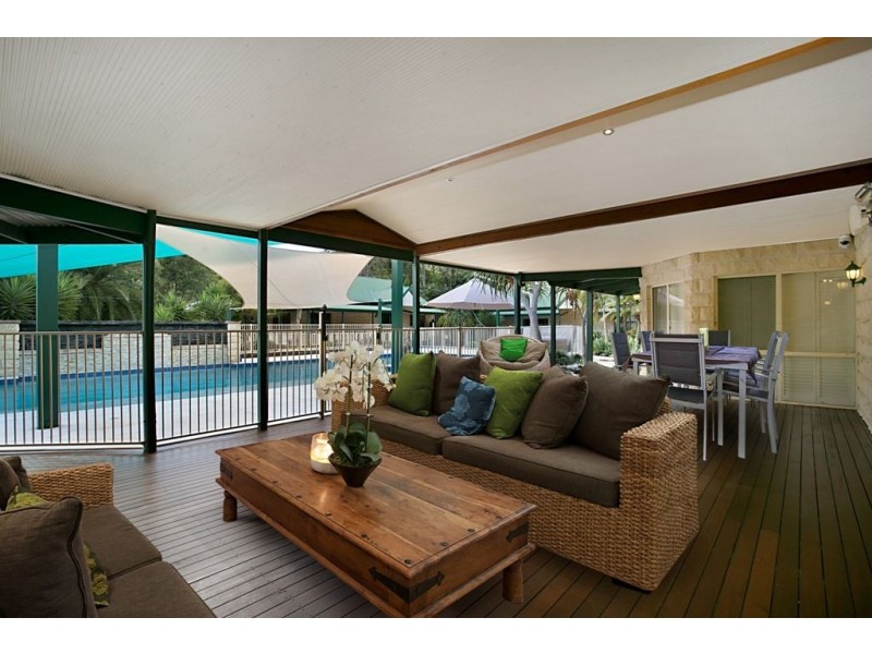 11 Camphorlaurel Court, Tallebudgera Valley QLD 4228