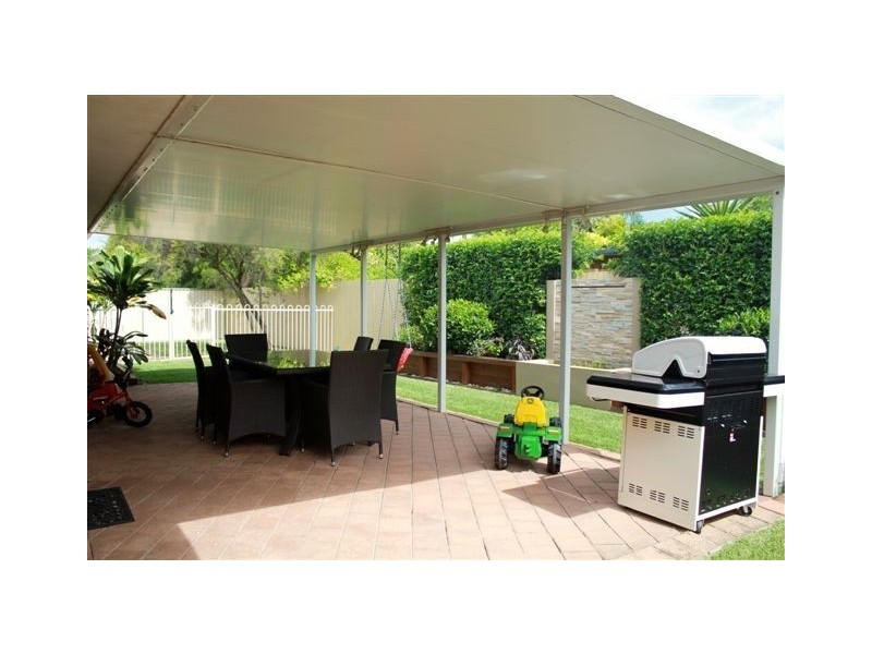 33 Lakeridge Drive, Varsity Lakes QLD 4227