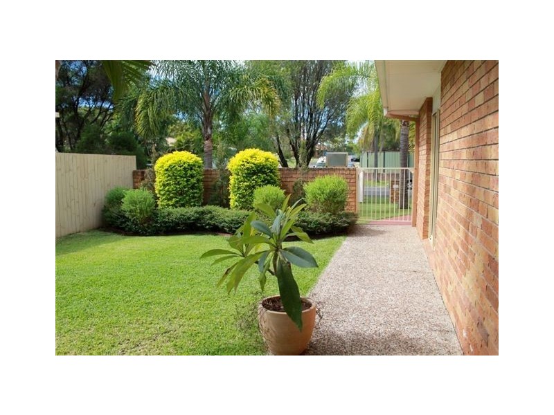 33 Lakeridge Drive, Varsity Lakes QLD 4227
