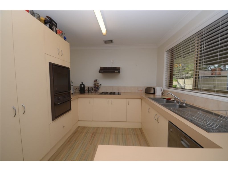 33 Lakeridge Drive, Varsity Lakes QLD 4227