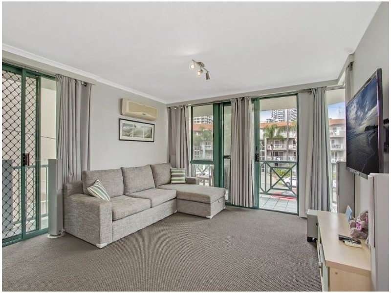 33 Australia Avenue, Broadbeach QLD 4218