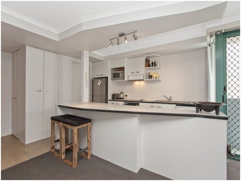 33 Australia Avenue, Broadbeach QLD 4218