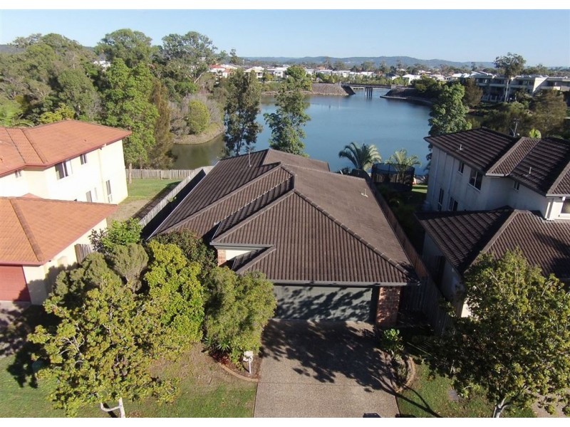 24 Tracey Crescent, Varsity Lakes QLD 4227
