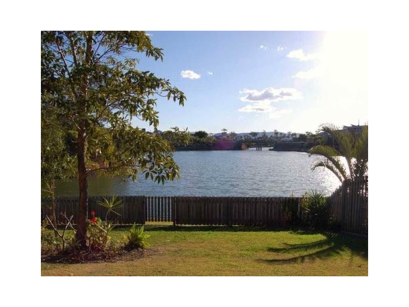 24 Tracey Crescent, Varsity Lakes QLD 4227