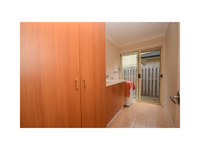 24 Tracey Crescent, Varsity Lakes QLD 4227