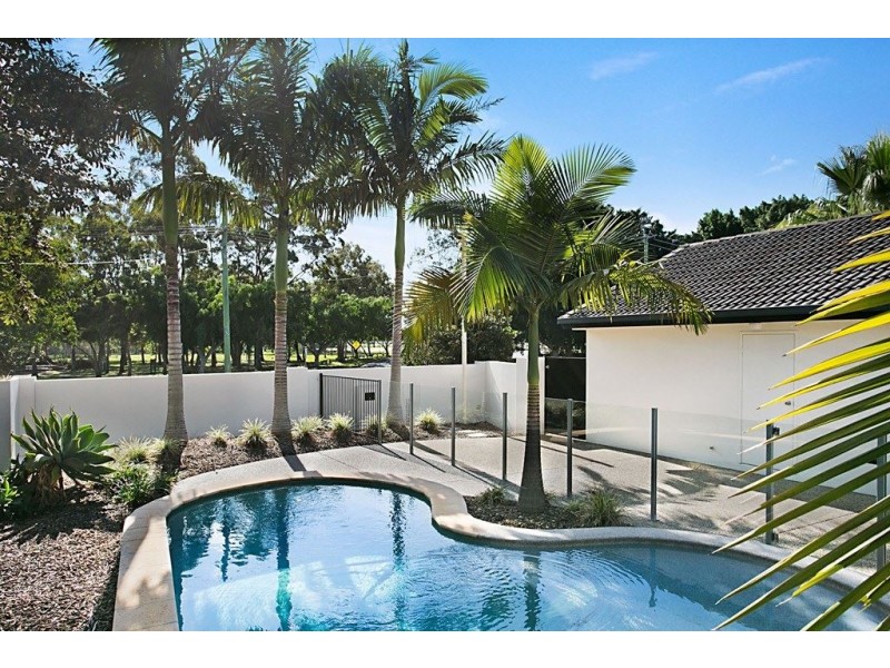 8 Fremar Street, Broadbeach Waters QLD 4218
