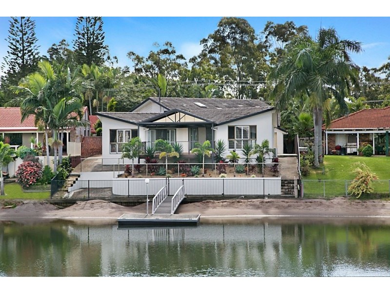 8 Fremar Street, Broadbeach Waters QLD 4218