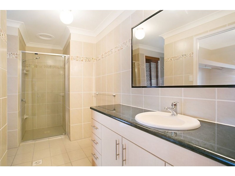 8 Fremar Street, Broadbeach Waters QLD 4218