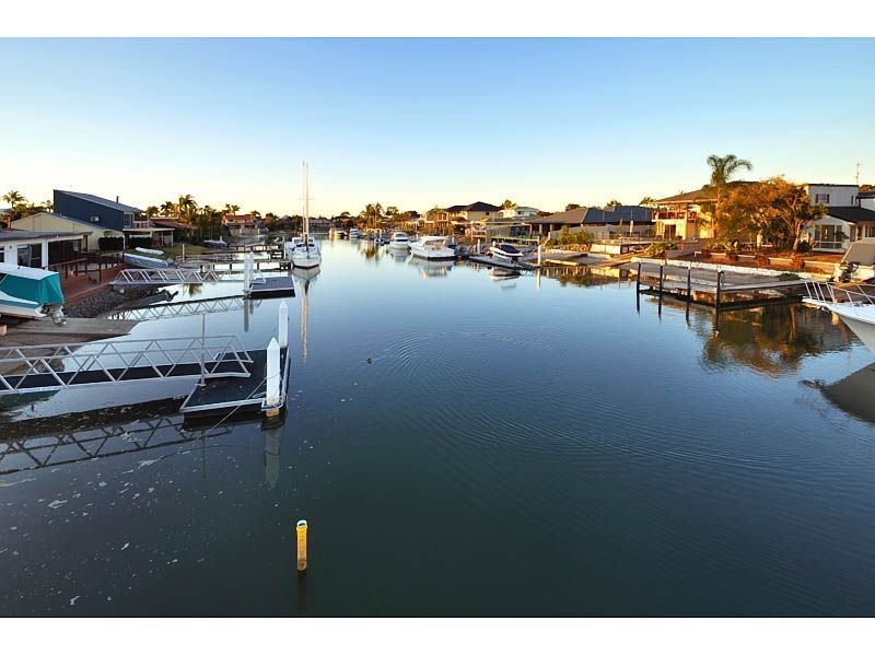 9 Drysdale Place, Paradise Point QLD 4216