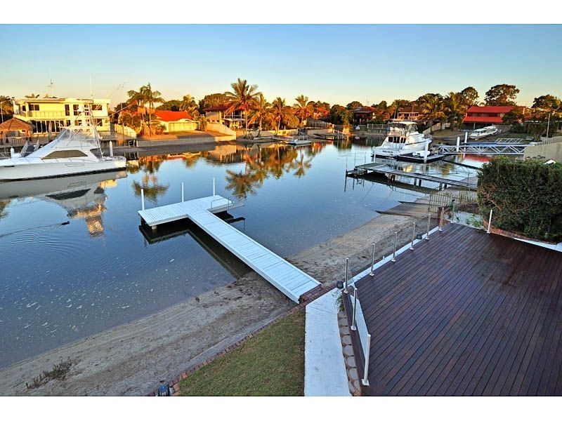 9 Drysdale Place, Paradise Point QLD 4216