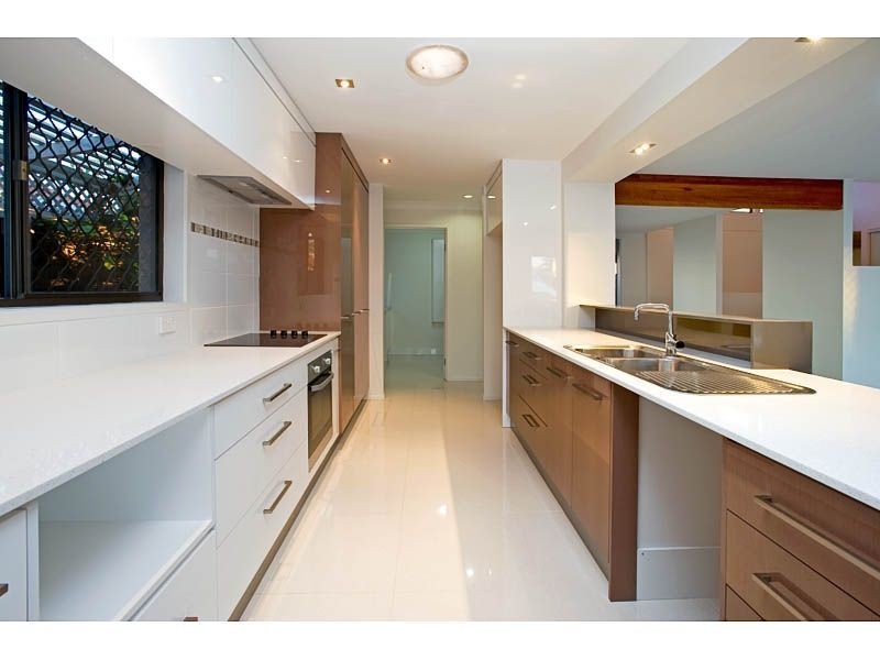 9 Drysdale Place, Paradise Point QLD 4216