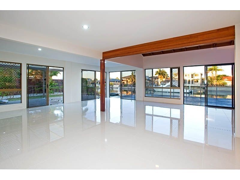 9 Drysdale Place, Paradise Point QLD 4216
