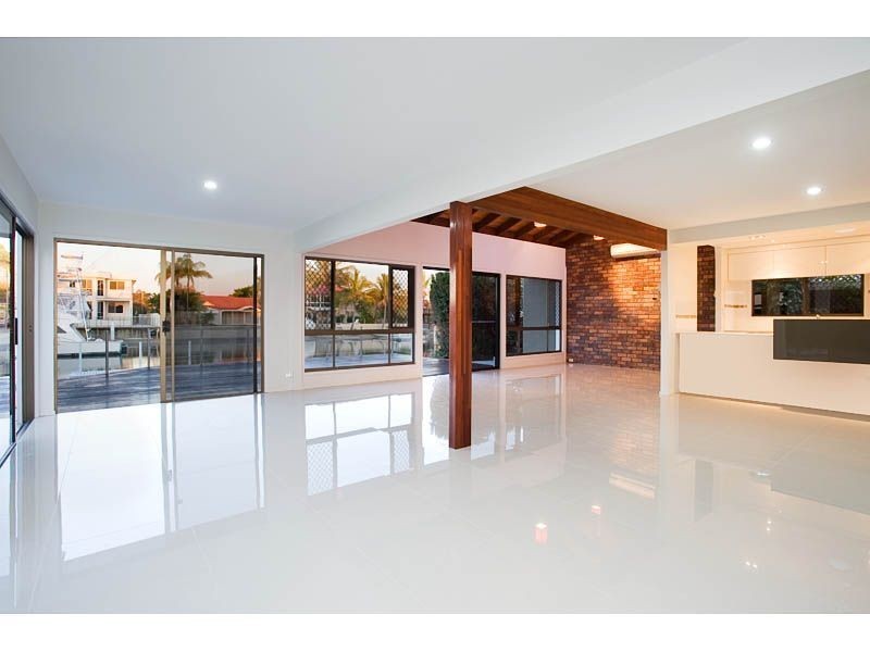 9 Drysdale Place, Paradise Point QLD 4216