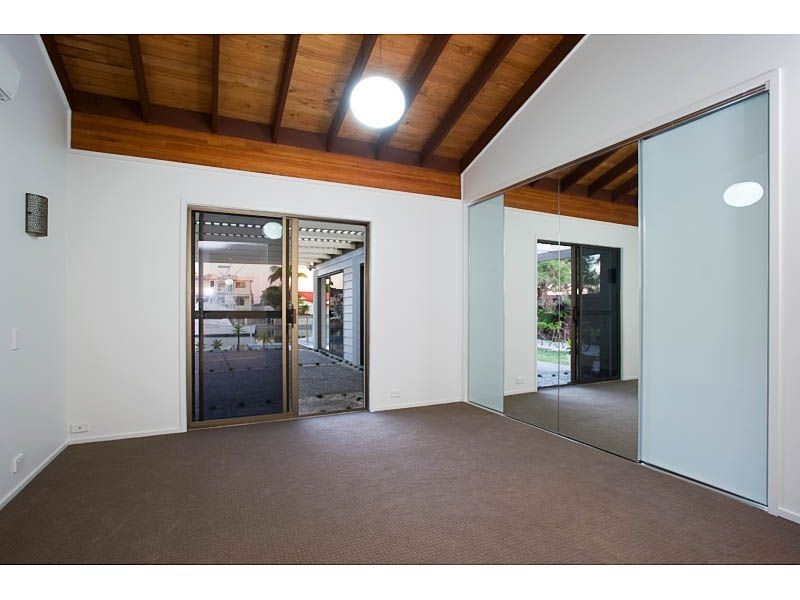 9 Drysdale Place, Paradise Point QLD 4216