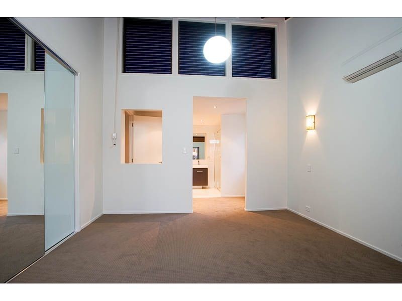 9 Drysdale Place, Paradise Point QLD 4216
