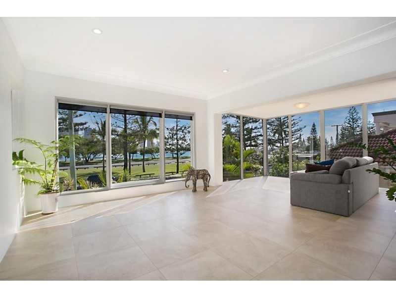 51 Rankin Parade, Main Beach QLD 4217
