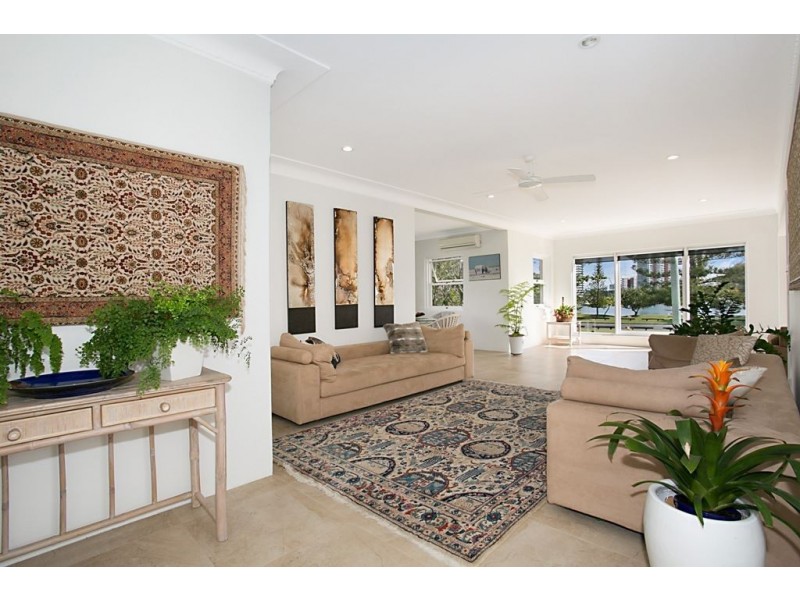 51 Rankin Parade, Main Beach QLD 4217