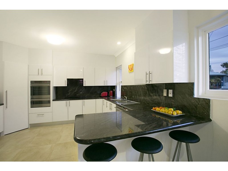 51 Rankin Parade, Main Beach QLD 4217