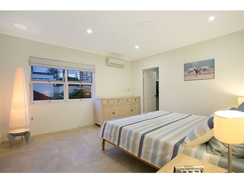 51 Rankin Parade, Main Beach QLD 4217