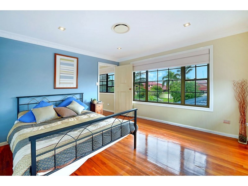 5 Daru Avenue, Runaway Bay QLD 4216