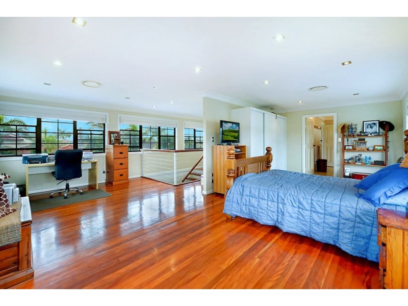 5 Daru Avenue, Runaway Bay QLD 4216