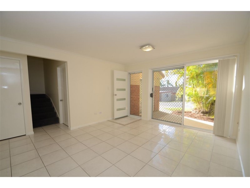 19/5 Greenlands Drive, Varsity Lakes QLD 4227