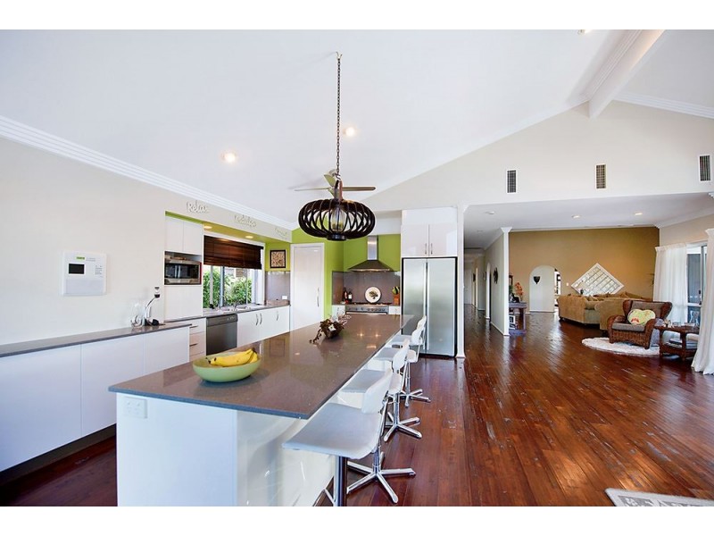 4 Santabelle Crescent, Clear Island Waters QLD 4226