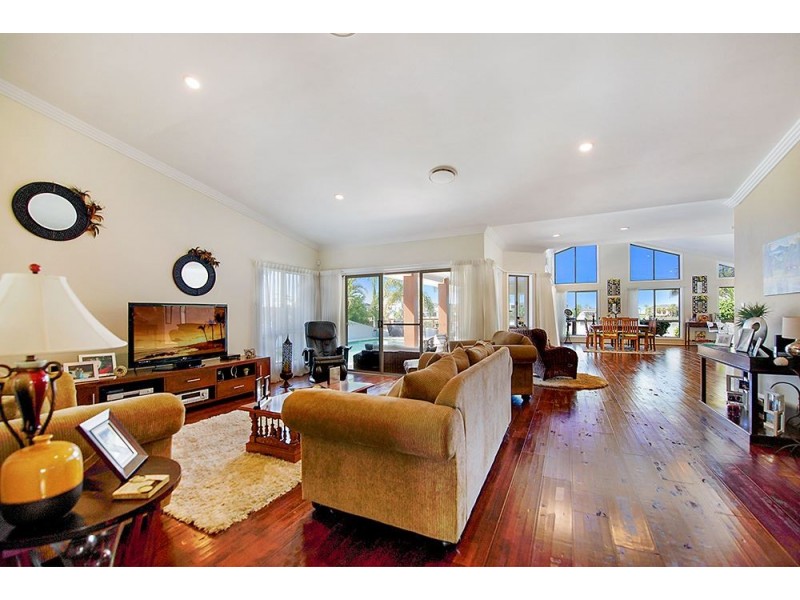 4 Santabelle Crescent, Clear Island Waters QLD 4226