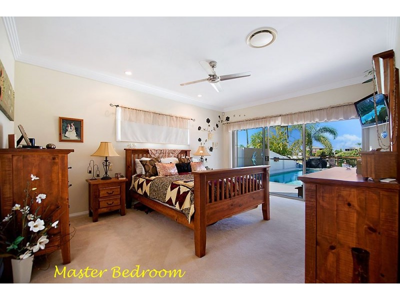 4 Santabelle Crescent, Clear Island Waters QLD 4226