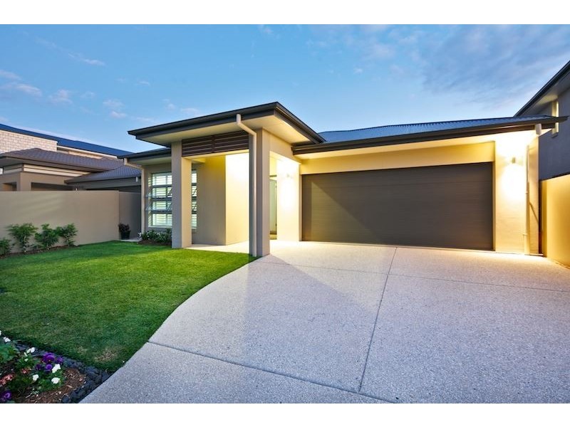 10 South Quay Drive, Biggera Waters QLD 4216