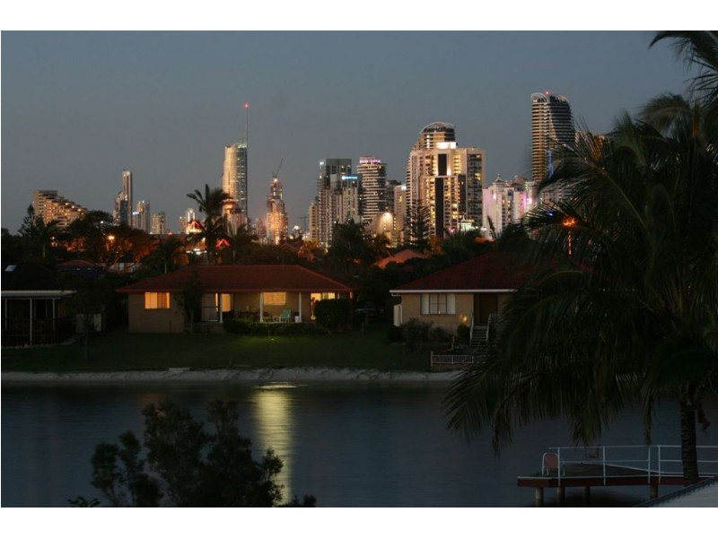 20 Cadence Avenue, Mermaid Waters QLD 4218