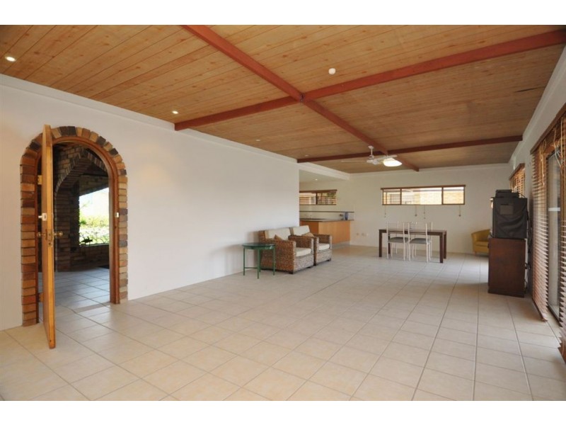 20 Cadence Avenue, Mermaid Waters QLD 4218