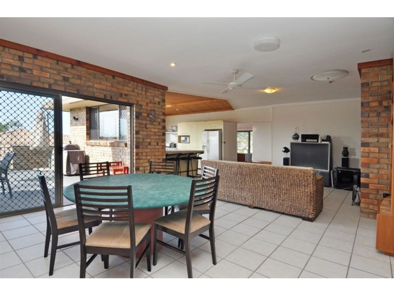 20 Cadence Avenue, Mermaid Waters QLD 4218