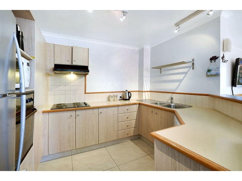 15/14 Jennifer Avenue, Runaway Bay QLD 4216