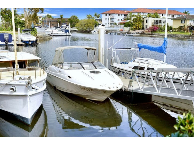 15/14 Jennifer Avenue, Runaway Bay QLD 4216