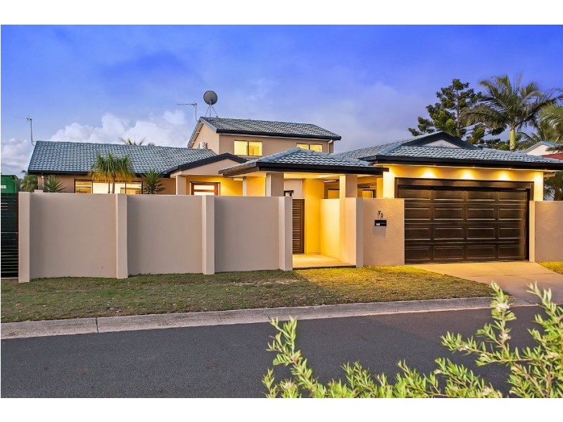 75 Hooker Blvd, Broadbeach Waters QLD 4218