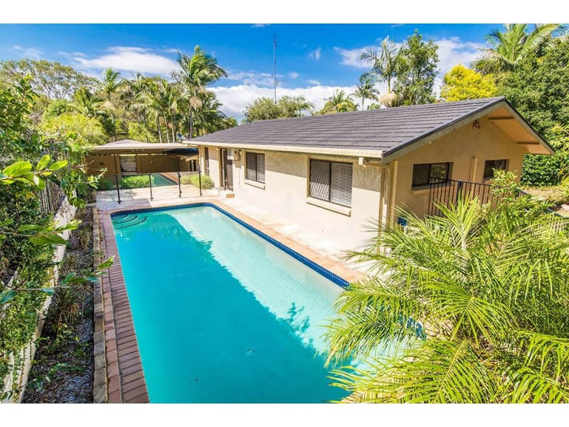 6 Evans Drive, Benowa QLD 4217