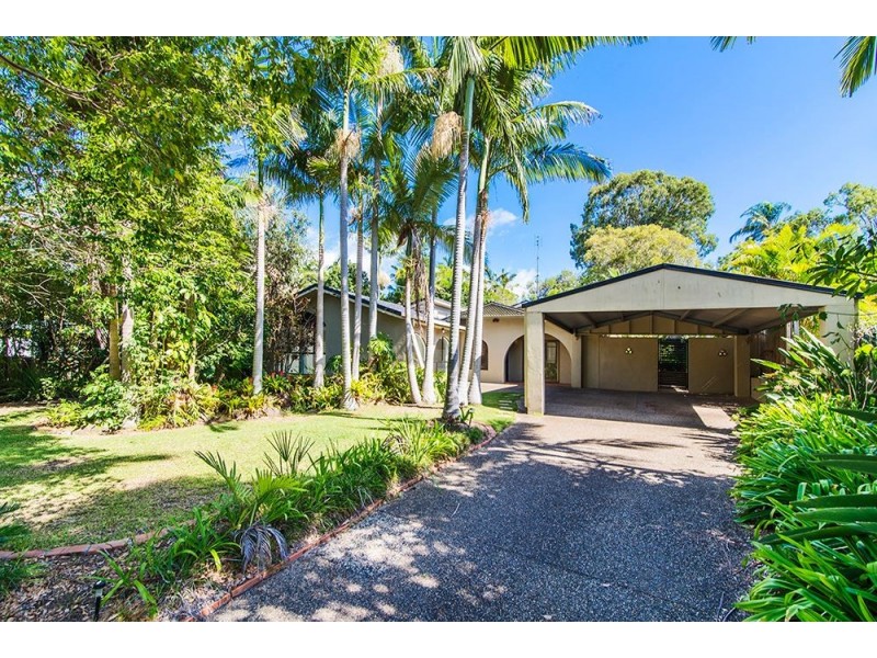 6 Evans Drive, Benowa QLD 4217