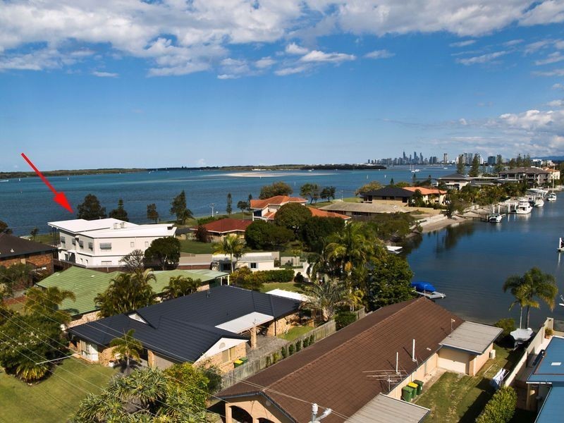 1/30 Anglers Esplanade, Runaway Bay QLD 4216
