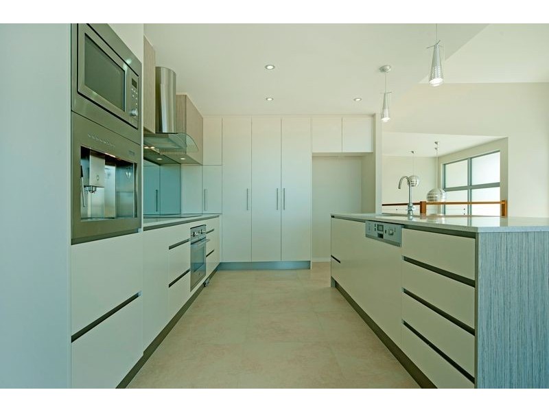 1/30 Anglers Esplanade, Runaway Bay QLD 4216