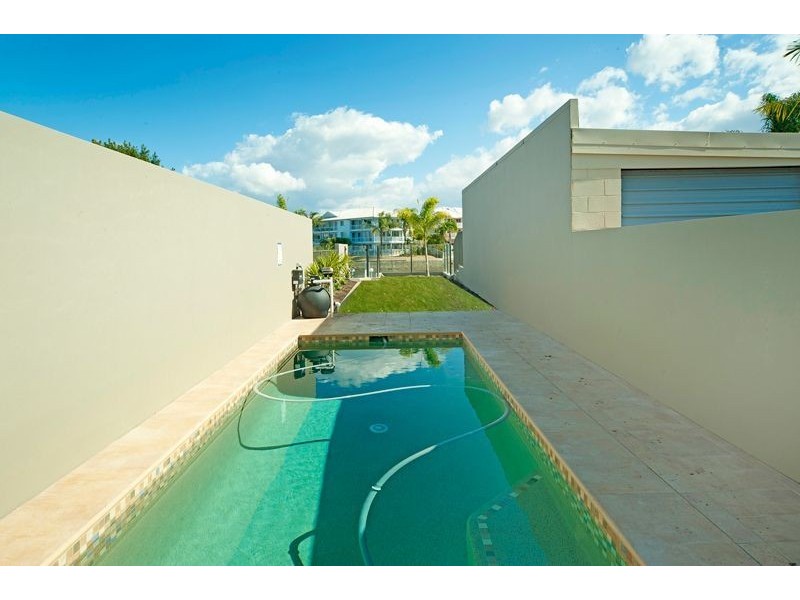 1/30 Anglers Esplanade, Runaway Bay QLD 4216