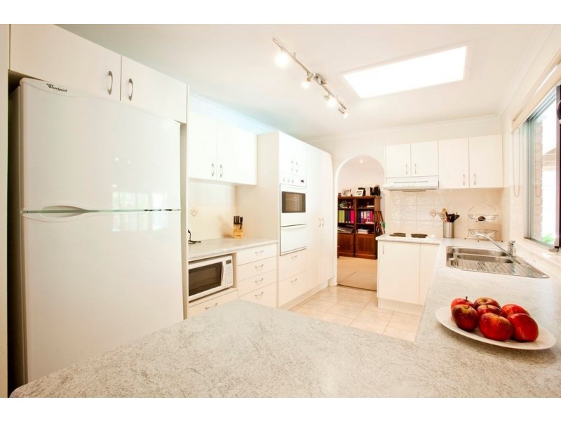 20 Waitomo Street, Broadbeach Waters QLD 4218