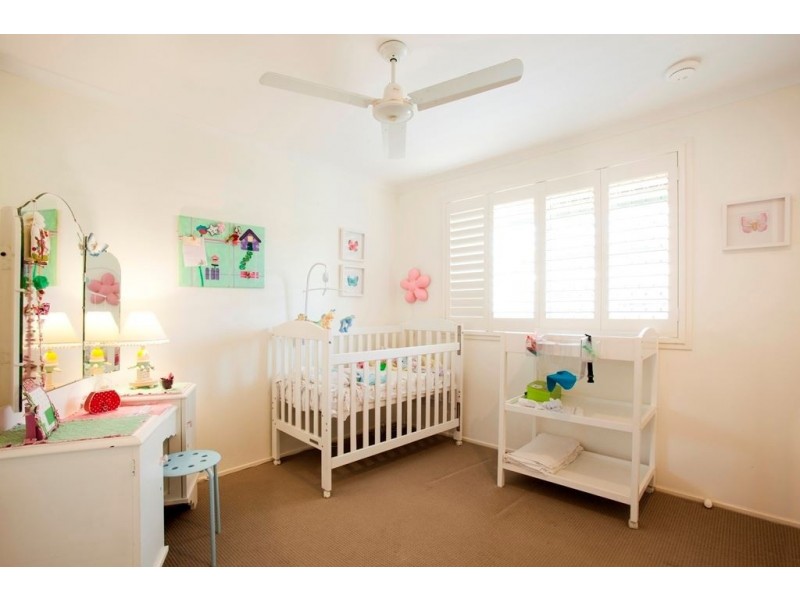 20 Waitomo Street, Broadbeach Waters QLD 4218